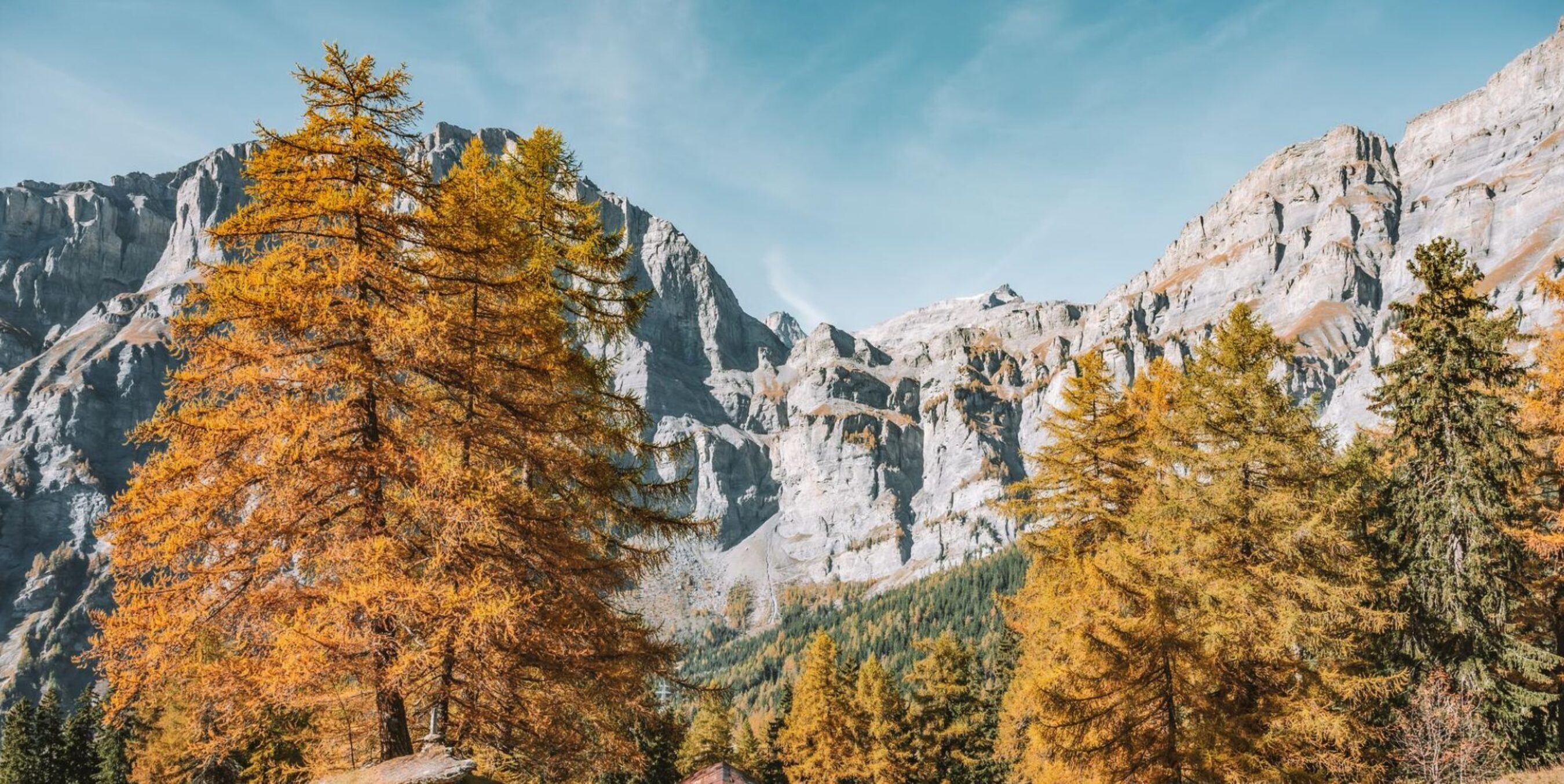 Hotel Leukerbad im Herbst Waldhaus